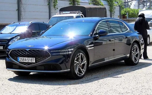 RS4 중고차 G90(RS4) 3.5T GDI e-S/C AWD 매물 사진 10 - 2023/06 55,735km